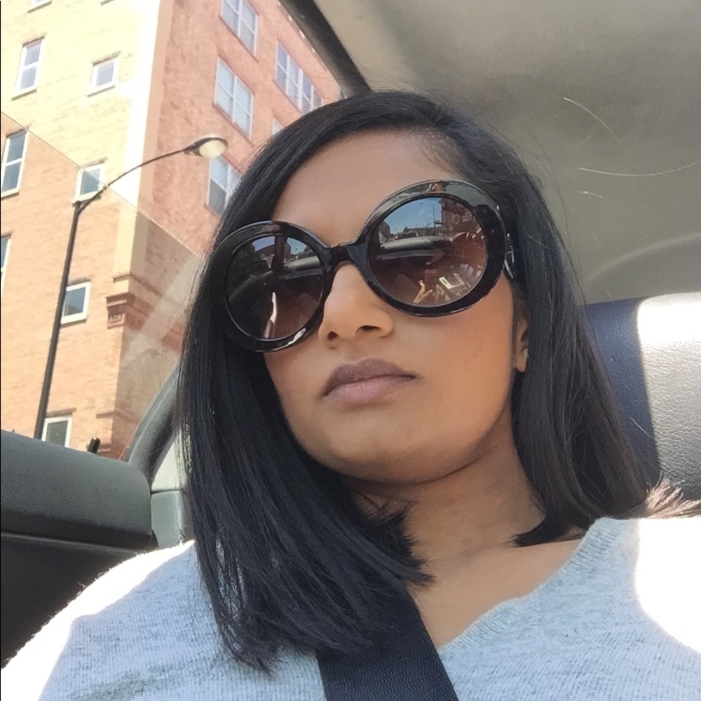 Meet your Posher, Nadia